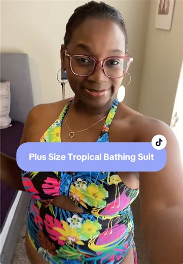 🌺🌼 Plus Size Tropical Bathing Suit! It’s so cute and supportive!