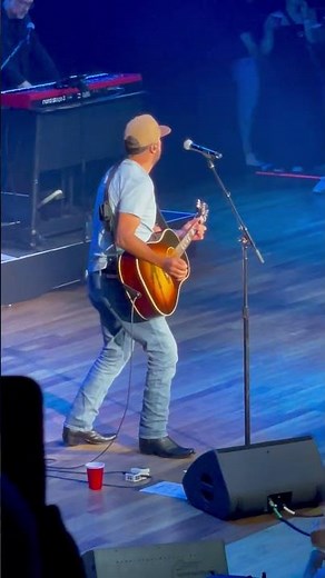 Luke Bryan "Huntin', Fishin' And Lovin' Every Day" live at The Ryman Nashville.