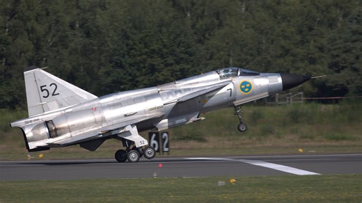 Watch this jet with one of the most powerful afterburner takeoffs
