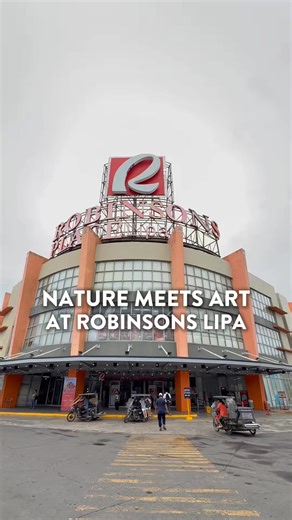 🍃✨ Witness as nature takes center stage and artistry comes alive until Sunday, September 7 at the Bonsai Barako 2025 Competition & Worskhop 📍 Level 1, Activity Area, #RobinsonsLipa. 🌱✨ See you here #RFam! ❤🍃 | Robinsons Lipa