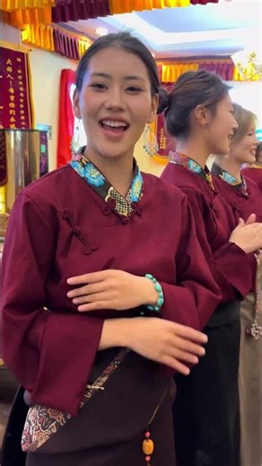 Beautiful Tibetan Girls Dancing in Shangri-La | Tibetan Cultural Dance #shangrilatibet #getviral