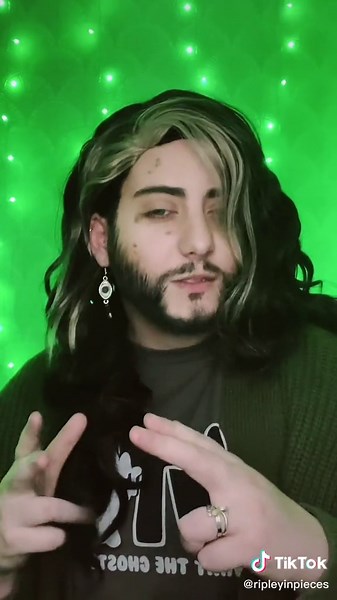 ⚠️SEASON 3 TMA SPOILERS⚠️ using the bts dialogue in jon makes me V Happy #tma #themagnusarchives #jonathansims #themagnusarchivescosplay