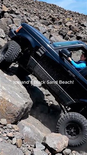 Iceland's Black Sand Beach! #l322 #rangerover #offroad