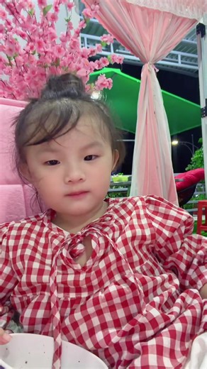 Buổi Tối Ấm Áp Của Ba Mẹ Con