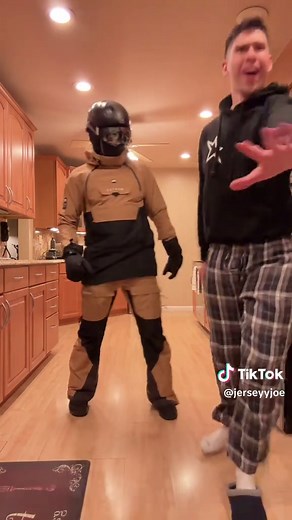 Yellow Ski Guy Dancing in Jersey Club Compilation