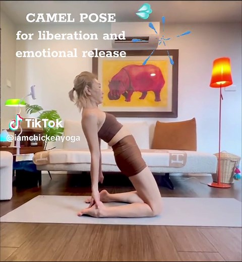 🐪🐫 why is it called a Camel pose? #camelpose #yoga #yogapose #asana #yogamalaysia #yogainstructor #yogalover #yogaontiktok