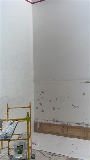 Working on tidying up the courts at DGEN squash while it’s between comps. A big thank you to Andrew Chen from Court Design by Surface Stone for doing all the work this year. | Dgen Squash