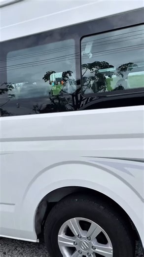 🚐💨 Descubre la potencia en movimiento: Foton View en acción La Foton View no solo se ve bien… se siente poderosa en la carretera. Con un diseño robusto, amplio espacio interior y rendimiento confiable, es la compañera perfecta para tu negocio o aventura. 🎥 Mira cómo se desliza con fuerza y estilo. #FotonView #PotenciaEnMovimiento #MovilidadConEstilo #Foton | FOTON COSTA RICA