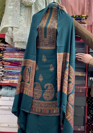 Pashmina Wool: Beautiful Designs in Five Colors