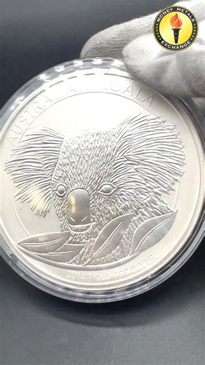 1 Kilo Silver Koala – $30 Face Value?! | Money Metals 1 Kilo Silver Koala – $30 Face Value?! Yes, it’s real. In this silent showcase, we feature the stunning Australian Silver Koala 1 Kilo Coin — struck by the world-renowned Perth Mint and issued as legal tender under the Australian Currency Act 1965. This massive silver coin weighs one full kilogram — approximately 32.151 troy ounces — and is crafted in either .999 or .9999 fine silver. With an impressive diameter of about 100.6 mm (nearly 4 in