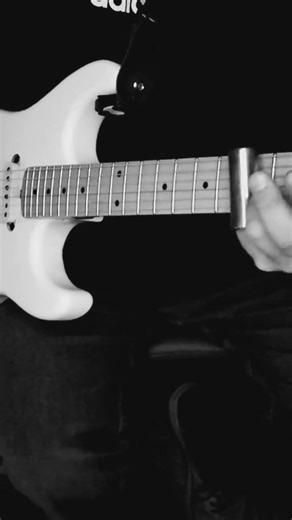 SHARP DRESSED MAN solo