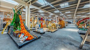 LEGO auction features huge animal, Star Wars, and skyscraper models