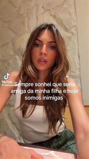 isso me fez lembrar minha irmã mais nova, me pediu um mentos e deixei ela pegar um e menos de 1h ela tinha comido todo o meu potinho de mentos com 28 balinhas e quando reclamei ela me colocou como a pior pessoa do mundo por tentar impor limites e respeitar o espaço do outro
