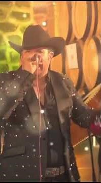 Le gusta mucho que le lleven serenata #marcofloresylajerez #bandajerez #fypシ゚viral