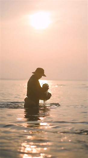 3.4M views · 10K reactions | Cheo leo ở vách vực là loài sơn ba la bị nhiều người ruồng bỏ. Vậy mà khi hòa cùng chất lỏng không tan trong nước dã tạo ra loại muối có mùi thơm kì lạ. Nay mọi người cùng Tí làm nha… | Bếp bên sườn đồi | Facebook