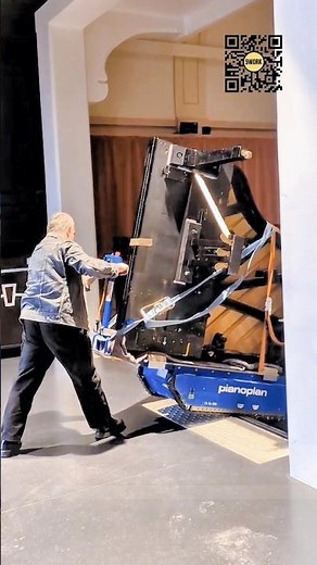 How Professionals Move a 500 lb Piano Upstairs Safely | Smart Piano Moving Machine #9work