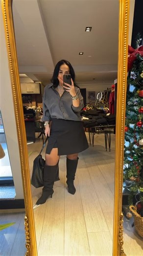 Min'S Butik / Her bedene uygun tarz giyim on Instagram: "🖤 Şıklık tek parçada değil, doğru kombinle olur! 🖤 Üzerimdeki Aerobin gömlek ✔️ Standart beden ✔️ 38 – 48 beden arası uyumlu ✔️ Hafif, dökümlü ve çok rahat Altındaki şort etek ✔️ 42-44 – 46 – 48 – 50 beden seçenekleri ✔️ Rahat kalıp, toparlayıcı duruş 👜 Kombindeki çanta ve gözlük de Mins Butik’te ✨ Günlük şıklık, ofis stili ya da şehir kombinleri için ideal 💫 📦 Kapıda ödeme 📩 DM & WhatsApp sipariş #minsbutik #minsbutikk #aerobingömle