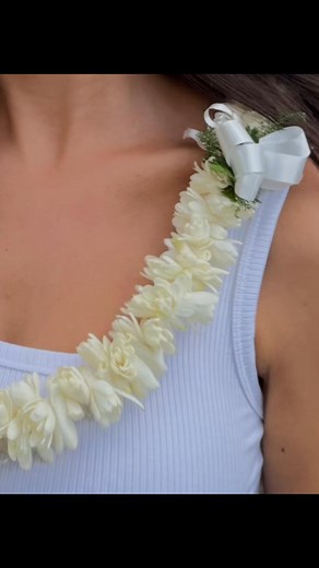 🤍 Double Tuberose Lei 🤍 As beautiful and unforgettable as she is. Gift her a fresh double tuberose lei, handmade with Aloha. Delivered anywhere in Hawai’i and overnight Nationwide 📦✈️ #MadeWithAloha #giftideas #freshlei #hawaiianlei #hawaiiflowerlei | Hawaii Flower Lei