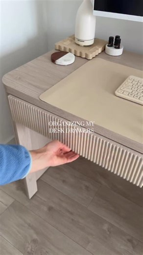 Sasha | Organizing my new desk drawers! This is my therapy😌 #deskorganization #officeorganization #asmrorganizing #drawerorganizers #organizedhome... | Instagram