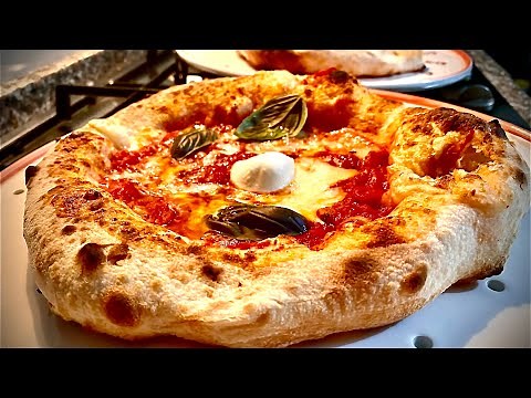 Neapolitan pizza made with the G3 Ferrari oven