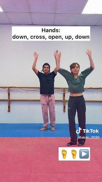 Kpop tutorial #RedFlavor by #RedVvet This is mirrored🥰 We learned this song 2 years ago😳🫰 —————————- K-POP workshop every Tuesday and Thursday at 8-9pm at JMAP Academy! Feel free to join us🕺💃 #akdc #arizonakpopdancecrew #arizonakpopdanceworkshop #arizonakpop #kpoptutorial #kpopdancetutorial