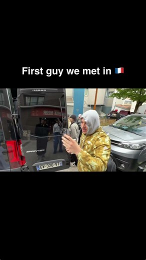 the first guy we ran into in 🇫🇷 threw peanuts at us as a "welcome" 😂😂😂