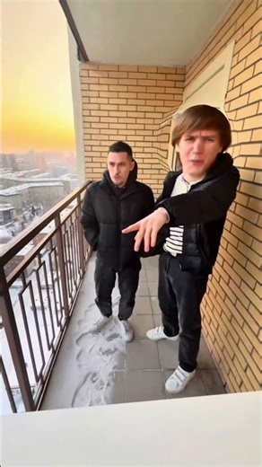 Guys we don’t love poop?Cat mode fuuu😹💕