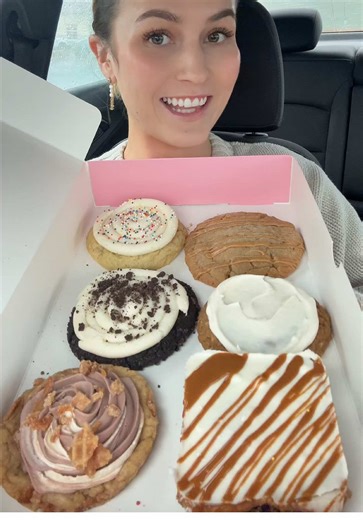 This Week's Crumbl Cookie Review and Taste Test