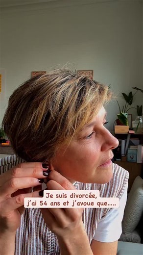 ... ce divorce est la plus grande bénédiction de ma vie. Je ne le dis pas avec légèreté. Au début, ce n’était pas une libération, c’était un naufrage. Ma vie d’avant était confortable, prévisible, et je n’ai pas choisi de tout briser avec le sourire. J’avoue que j’en ai bavé. Que j’ai hurlé contre le vide. Que la solitude m’a glacé le sang plus de nuits que je ne veux l’admettre. J’avoue que j’ai choisi la facilité : j’ai fait de mon ex le coupable idéal de tous mes maux. C’était tellement plus 