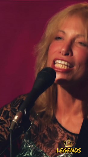 Exploring Carly Simon's Classic Hit 'You're So Vain'