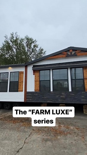 💙❤️This prefab house is the “Driftwood” by Winston Homebuilders! A part of their new FarmLuxe Series this new mobile home model is elegant! Over 2,200 sqft and wonderful back porch/deck setup! WATCH the FULL tour on the channel to see everything and all the info and pricing, link in bio! #manufacturedhomes #prefabhouse #housetour #newhome #mobilehome #house #farmhouse #realestate
