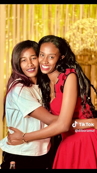 Heartwarming Family Graduation Surprise