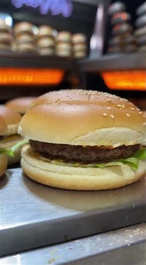 100 Burgers in Minutes 😳🍔 | Fully Automatic Burger Machine