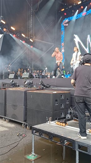 Mod Sun - Stay Away feat. MGK Warped Tour Washington DC June 14, 2025 RFK fair grounds