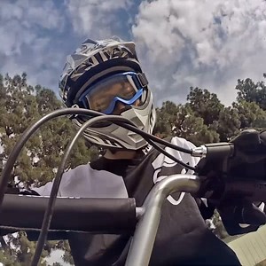 3 comments | Never underestimate the importance of having fun 酪 The MX350 is a scaled-down, battery-powered electric moto-cross dirt bike for off-road racing. Its large, knobby tyres, twist grip throttle, hand-operated back brake, and chain-driven motor deliver top-notch performance. Shop  www.razor.com.au/products/razor-dirt-rocket-mx350-electric-ride-on #DirtRocket #RideRazor | Razor Worldwide | Facebook