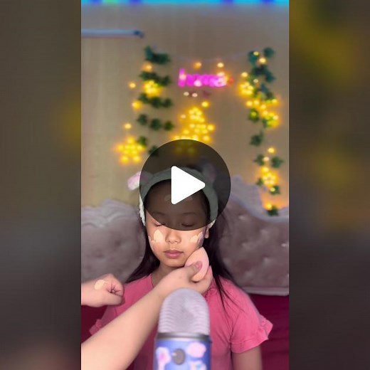 ASMR Make Up Chuyên Nghiệp Cho Em Gái Đi Văn Nghệ