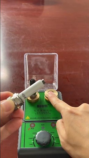 DUOYI2024 spark plug tester, compatible with all spark plugs! Perfect for your car maintenance