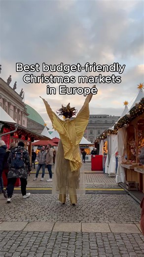 🎄These are the best budget-friendly Christmas markets in Europe! / Part 1 🇨🇿 Prague, Czech Republic Dates: 30th Nov-6th Jan Opening hours: 10:00-22:00 Entry: Free Beer prices: 75 czk (£2,50) Hot wine prices: 65 - 90 czk (£2-3) Meal prices: 140 - 160 czk (£4,60-5,5) 🇪🇪 Tallinn, Estonia Dates: 22nd Nov-27th Dec Opening hours: 10:00-20:00 Entry: Free Beer prices: €4-6 (£3,3-5) Hot wine prices: €4-6 (£3,3-5) Meal prices: €5-15 (£4-12,5) 🇩🇪 Cologne, Germany Dates: 18th Nov-23rd Dec Opening hou