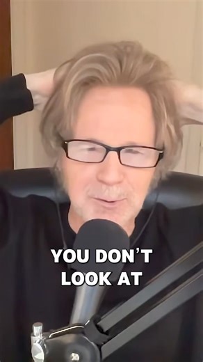 Springsteen has a new lewk. Episode #9 is up now on YouTube https://www.youtube.com/@flyonthewallpod w/ Dana Carvey & David Spade | Dana Carvey