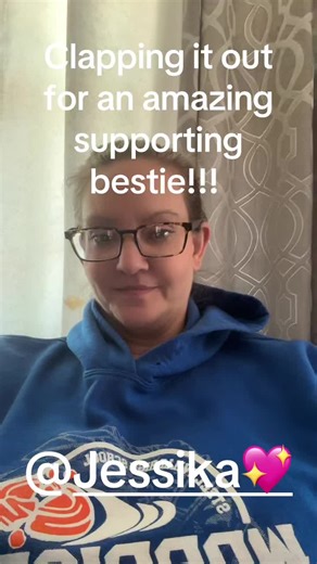 Clapping it out for this queen!!! #fyp #friends #clapping