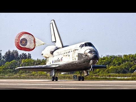 Discovery Space Shuttle landing at Kennedy Space Center