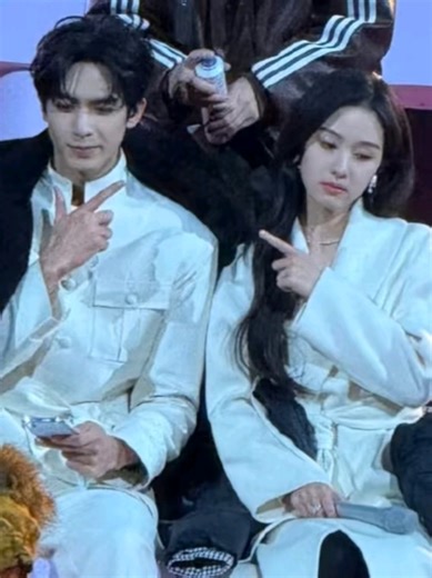 🌸 8 ปีผ่านไป อยู่ในเฟรมเดียวกันอีกครั้ง 🌸 เคยร่วมงานกันในภาพยนตร์ 《破梦游戏》Dream Breaker #songweilong #chenduling #破梦游戏 #DreamBreaker