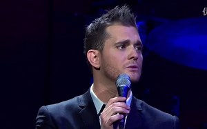 Michael Bublé《Home》现场版，原唱带来的感动是很多翻唱比不了的。快过年了，无论你有没有回家，能不能回家，心都已经在家了吧？