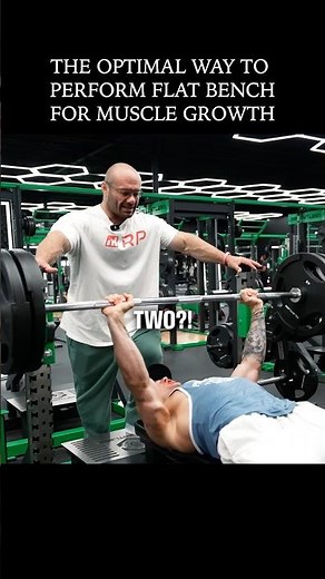 The best way to perform flat bench for muscle growth ‪@RenaissancePeriodization‬