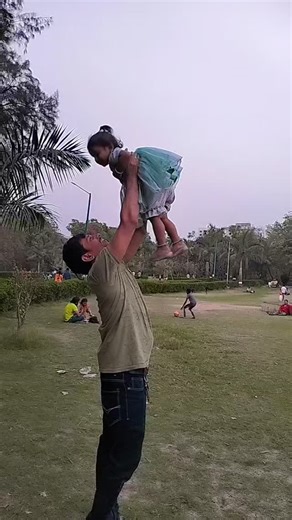 aarju pathak on Instagram: "Papa ki laadli"