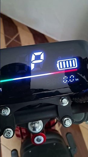 The X12 electric scooter won't accelerate. What now?