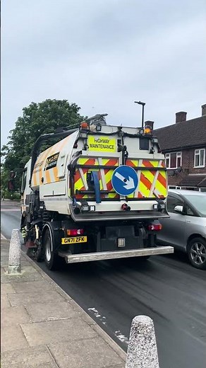 Bucher Municipal v65 Road Sweeper IN ACTION 🎥