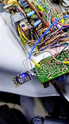 130K views · 1.1K reactions | Bluetooth upgrade experiment on a vintage car stereo #CarStereo #RoadstarRS2480 #upgrade #bluetooth | Giyan Circuit | Facebook