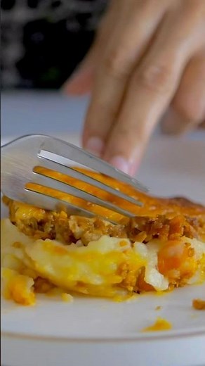 Cheesy Ground Beef & Mashed Potato Casserole Recipe. #easyrecipe#iftar#food#potatorecipe