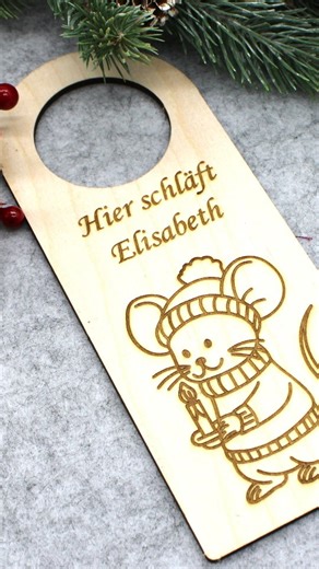 Driessen Melanie - Nähen - Maschinensticken - Fadenstark on Instagram: "Werbung von 🩷 Die Tage habe ich den Falcon A1 Laser von @hobbyplotter.de endlich ausgepackt und getestet und gleich mal meine süße Wintermaus durchlaufen lassen oder sagt man "durchbrennen" lassen. Und ich muss sagen: Sehr einfach zu bedienen, die Software ist selbsterklärend, es gab keine Probleme. Zuvor habe ich mir die Erklärung zu diesem Laser von der @plottertante auf YouTube angesehen, wer zum Start eine kurze Einweis